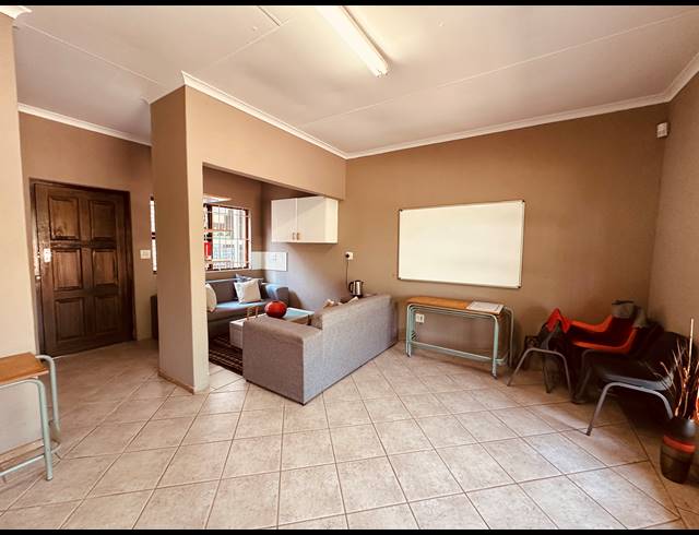 1,219M² INVESTMENT FOR SALE IN SUNNINGHILL